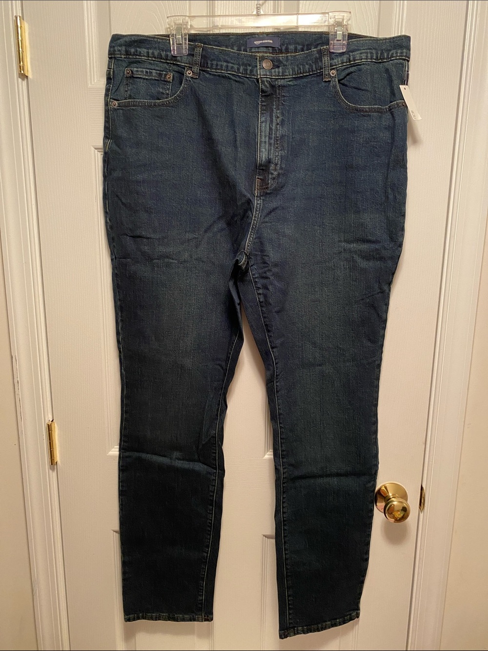 Amazon Essentials Men's Dark Wash Jeans…size 40W x 34L